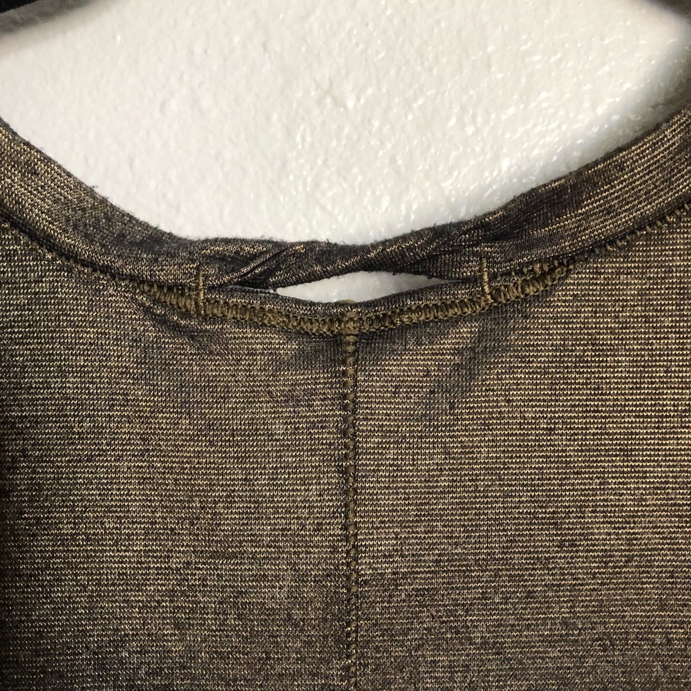 🌸 SOLD 🌸 Lululemon Shimmer Gold Tank Top - Picture 8 of 9